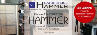 Die Logos des Steinmetzunternehmens vor einem Kamin und einem Weinständer aus Naturstein